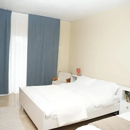 Ogi's Apartmán Tirana